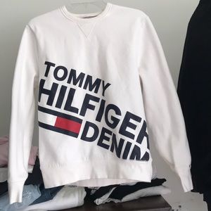 ✨Tommy Hilfiger Crewneck✨